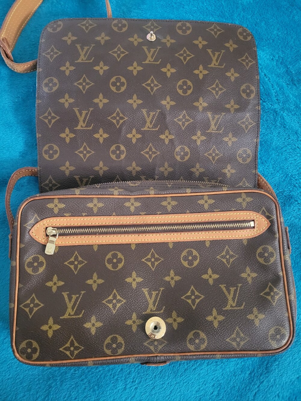Authentic Vintage Louis Vuitton Saint Germain 24 monogram - Picture 5 of 14